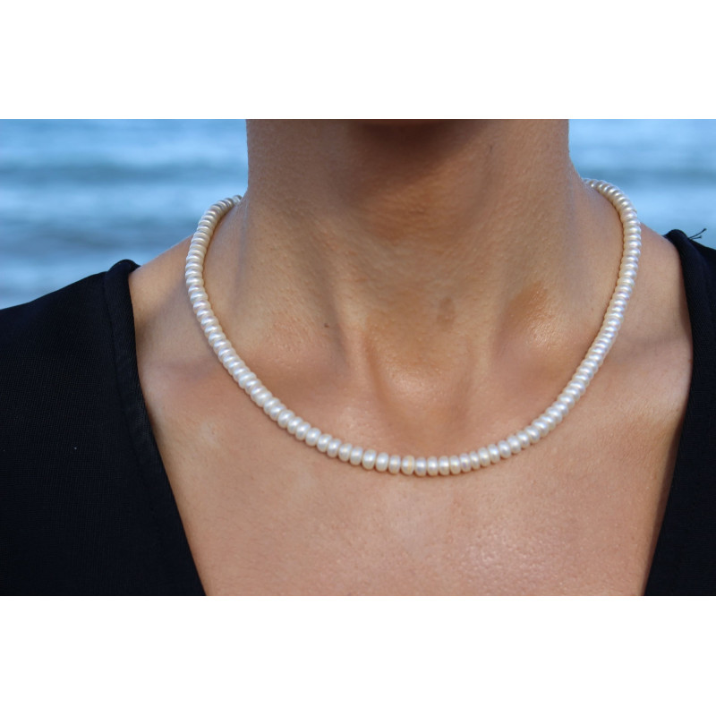 Noa Necklace in 18K Gold and Cultured Pearls Noa Necklace in 18K Gold and Cultured Pearls
